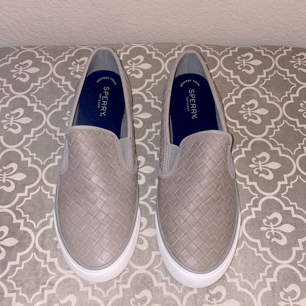 Gray Sperry Shoes NWOT